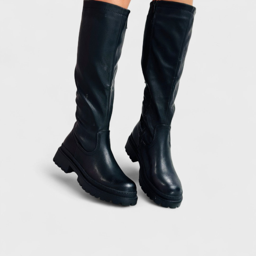 Carlita - Elegancia Audaz Botas