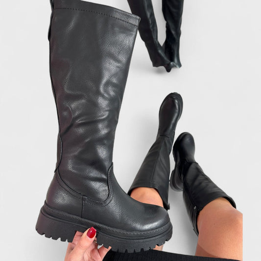 Carlita - Elegancia Audaz Botas